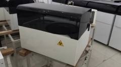Máquina completamente automática 160t/h del analizador de la bioquímica con la función del congelador