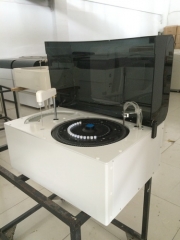 Máquina completamente automática 160t/h del analizador de la bioquímica con la función del congelador